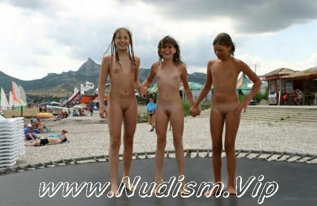 [Image: 1380565798_young-naturism-and-nudism.jpg]