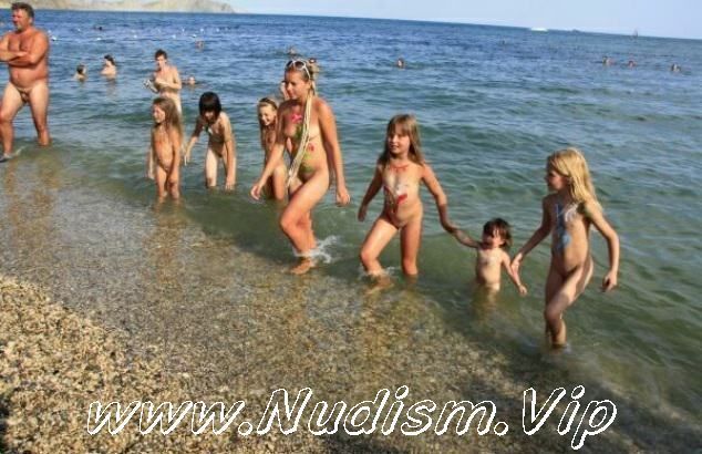 [Image: 1380740533_nudism-bly-sea.jpg]