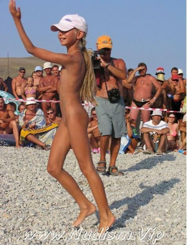 [Image: 1380744633_nudism-day-of-the-neptune.jpg]