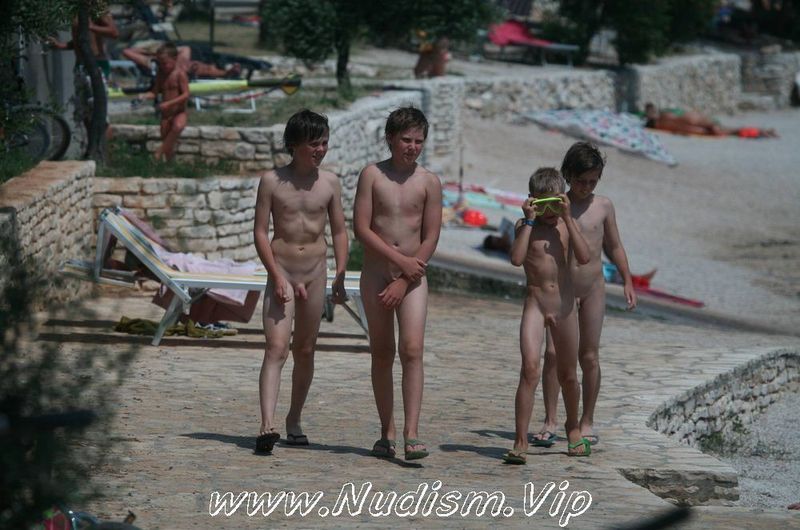[Image: Boy-Nudist-Shore-Walking-Purenudism-Images-2.jpg]