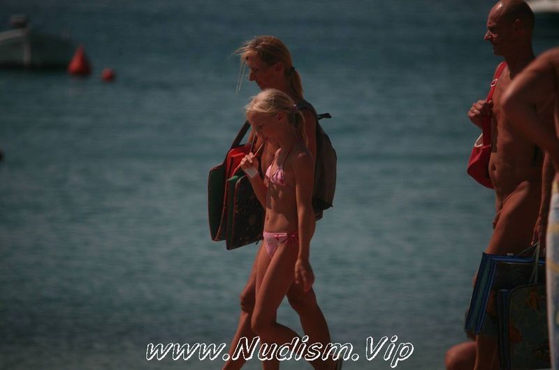 [Image: Cove-FKK-Port-Walk-Way-Pure-Nudism-2.jpg]