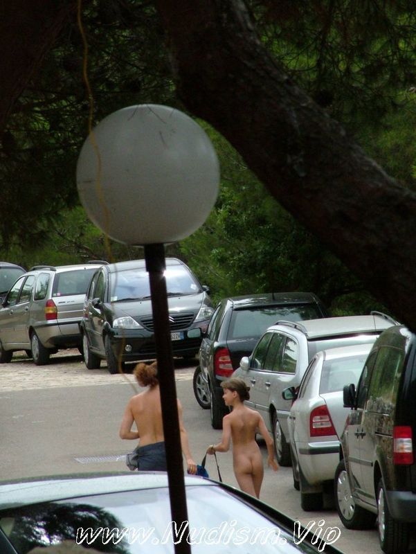 [Image: FKK-Outdoor-Passers-By-Purenudism-Photos-2.jpg]