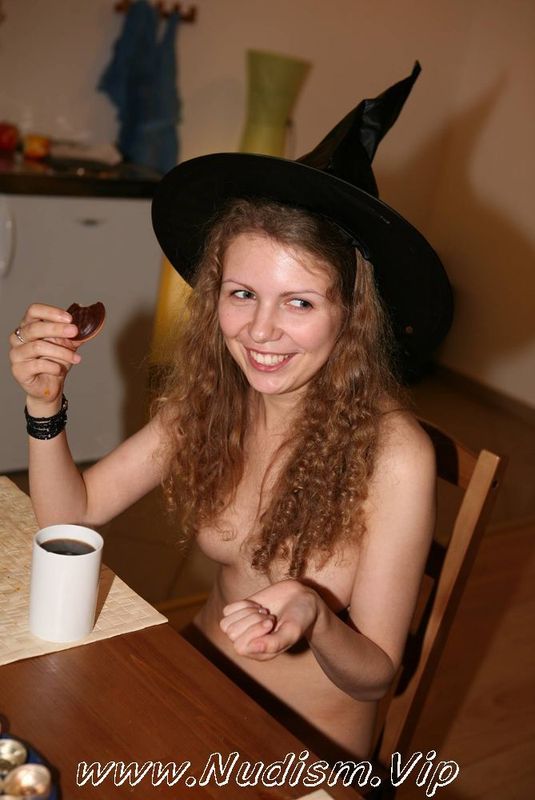 [Image: Halloween-Party-Dinner-Pure-Nudism-Pics-3.jpg]