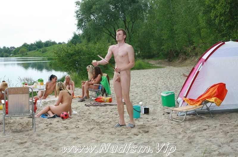 [Image: Lakeside-Outdoor-Activity-Pure-Nudism-Images-3.jpg]