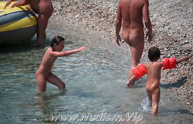 [Image: Lone-Nudist-in-Yellow-Boat-Pure-Nudism-Pics-2.jpg]