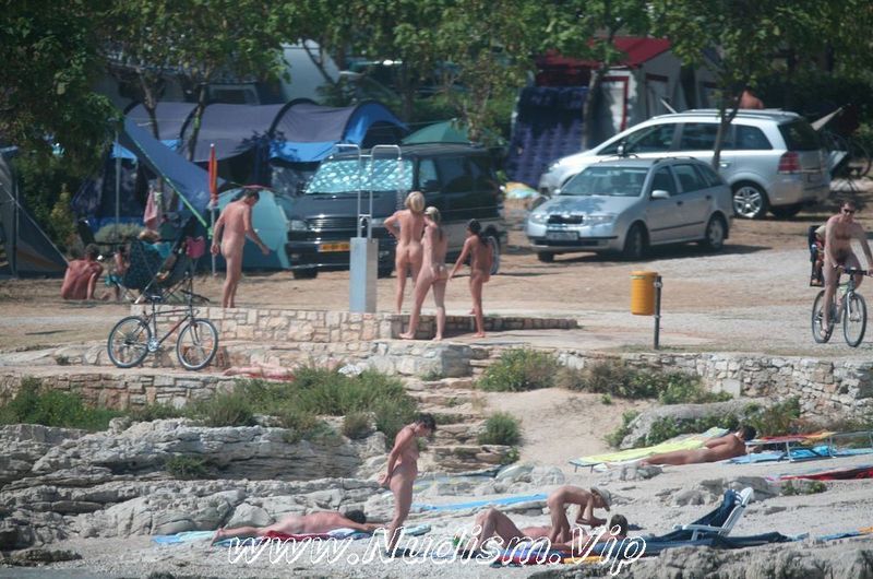 [Image: Nuda-Beach-Wide-Outlook-Pure-Nudism-Photos-1.jpg]