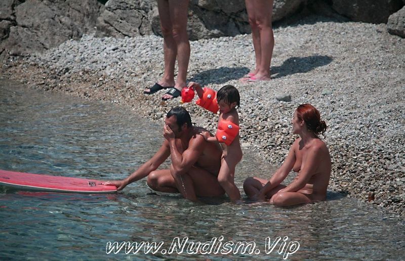 [Image: Nudist-Family-Shore-Camp-Pure-Nudism-Pics-2.jpg]