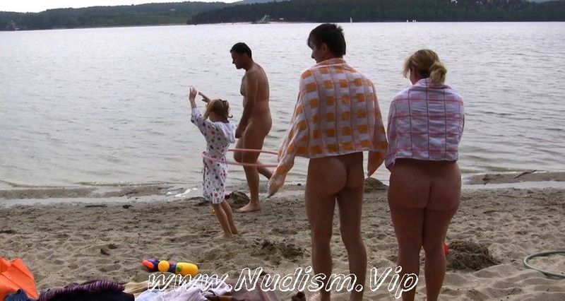 [Image: Nudists-Family-Naturist-Sport-Medley-1-2.jpg]