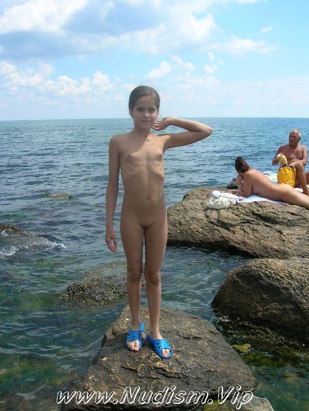 [Image: Pure-Nudism-Gallery-Beach-Kids-Rocking-Profile-3.jpg]