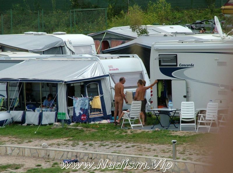 [Image: Pure-Nudism-Images-FKK-Outdoor-Shoreline-1.jpg]