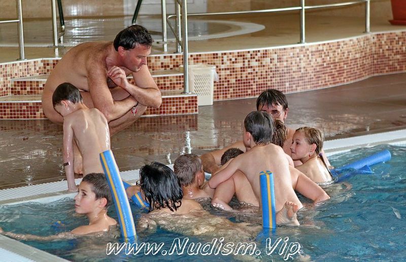 [Image: Pure-Nudism-Photos-Bodypaint-and-Games-1.jpg]