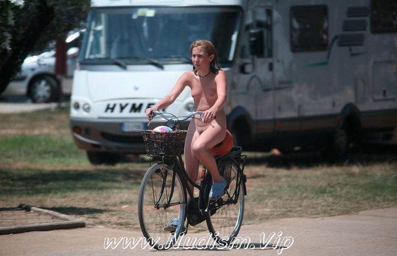 [Image: Pure-Nudism-Photos-Leaving-the-Outdoor-Site-1.jpg]