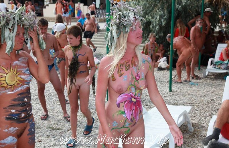 [Image: Pure-Nudism-Photos-Neptune-Naturist-Beauties-1.jpg]