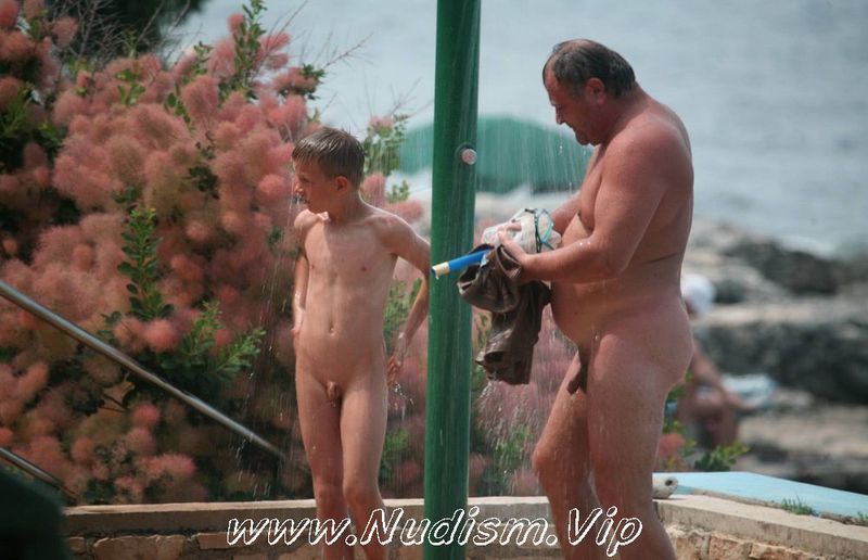 [Image: Pure-Nudism-Pics-Naturist-Shower-Profiles-1.jpg]