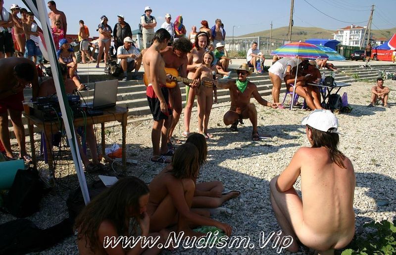 [Image: Purenudism-Images-Nude-Party-By-The-Steps-1.jpg]