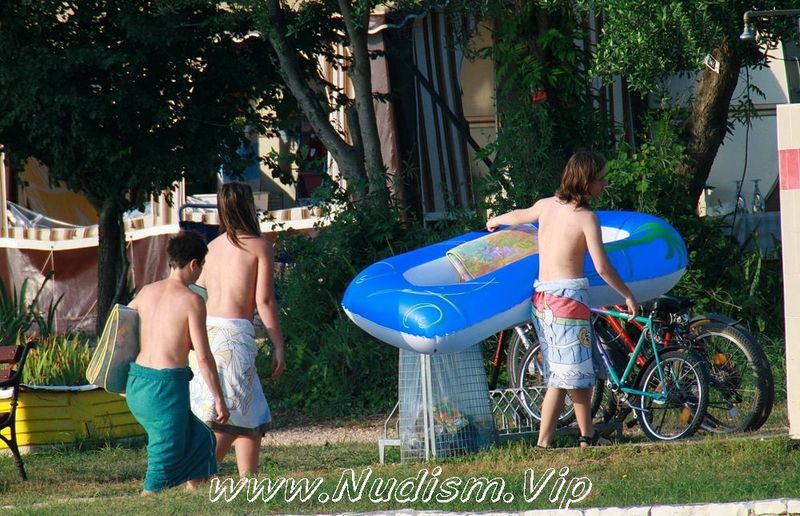[Image: Purenudism-Photos-Freestyle-Inner-Tubes-2.jpg]