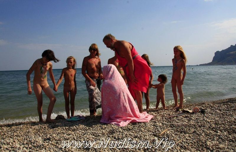 [Image: Purenudism-Photos-Ukrainian-Water-Drying-Off-2.jpg]