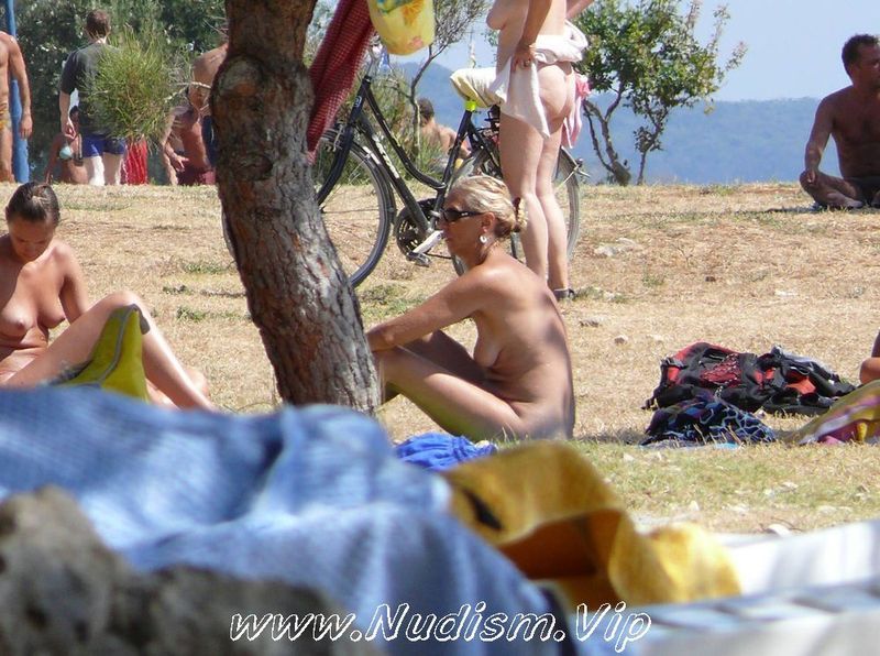 [Image: Purenudism-Photos-Ula-FKK-Shore-Perspective-2.jpg]