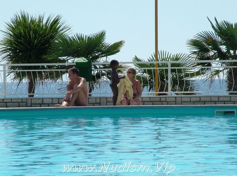 [Image: Purenudism-Pics-FKK-Outdoor-Children-Pool-1.jpg]