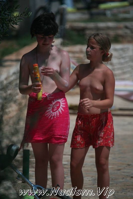 [Image: Purenudism-Pics-Naturist-Girls-Sunscreen-1.jpg]