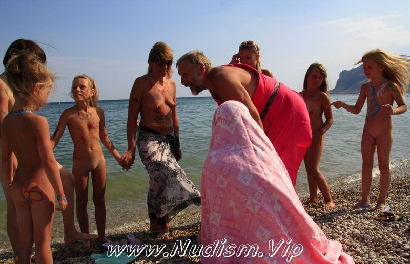 [Image: Ukrainian-Water-Drying-Off-Pure-Nudism-Pics-3.jpg]