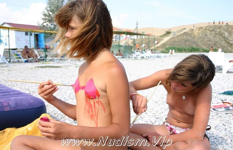 [Image: Yellow-Eye-Body-Painting-Purenudism-Gallery-1.jpg]